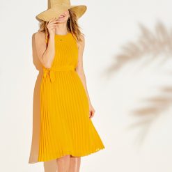 Plisované jednobarevné šaty bez rukávů medová  - Blancheporte